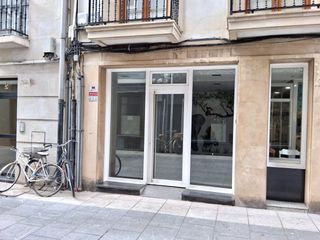 Lloguer Local Comercial a Zarautz. Local en kale nagusia