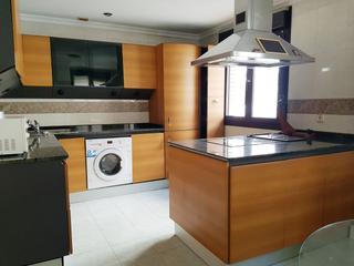 Location Appartement à Parque San Francisco - Uría. Piso en alquiler en centro, 4 dormitorios.
