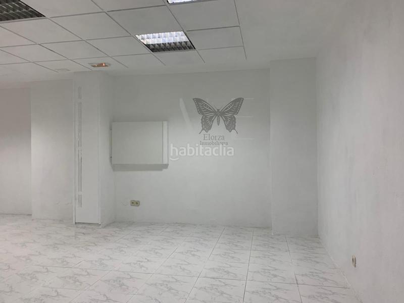 Foto f942e7ec-859a-44bd-85f7-cea337ee83a5. Alquiler local comercial local com. en alquiler en general elorza, 1 despacho. en Oviedo