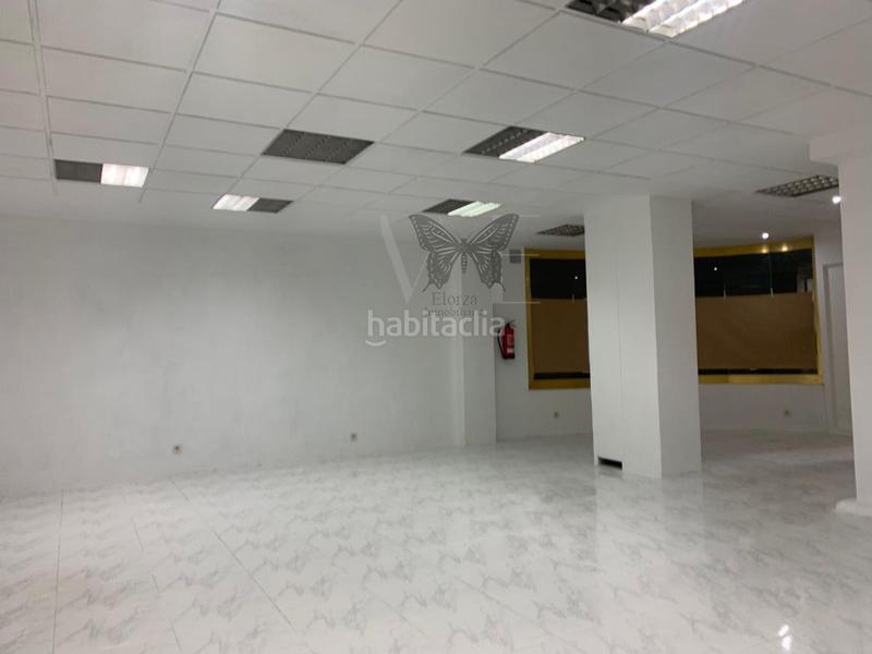 Foto 127ff603-bccc-4071-b006-b3fa066e93f8. Location local commercial dans Milán - Pumarín Oviedo