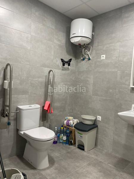 Foto 110851cc-dbda-4281-acdb-eba06a3d967e. Rent business premise in favila in Grado