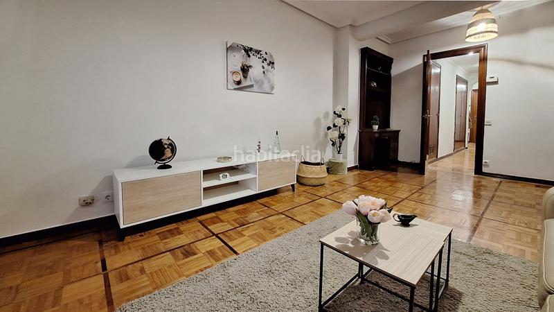 Foto 35b1d398-b299-4d56-9bbd-8c43580453aa. Alquiler piso  en alquiler en pumarín, 3 dormitorios. en Oviedo