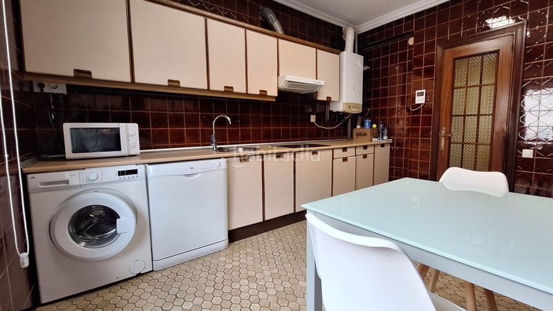 Foto e538f346-f2d2-4400-9918-321e5c34debd. Piso  en venta en avda. torrelavega, 3 dormitorios. en Oviedo
