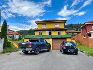 Lloguer Xalet a Regueras (Las). Chalet en alquiler en santullano, 2 dormitorios.
