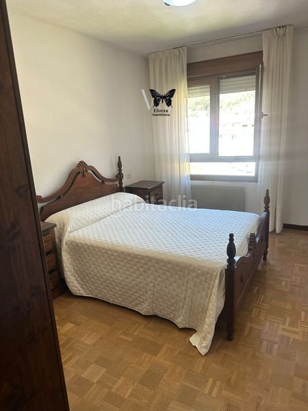 Foto a698dd62-90d5-4a16-a7fa-6023fb6dcee6. Rent flat with parking in Salas