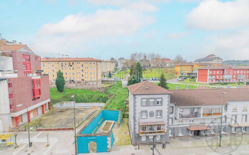 Foto 4d5fe645-4f5e-4879-84ed-33b3b890ec2c. Piso  en venta en Centro, 3 dormitorios. en Centro Avilés