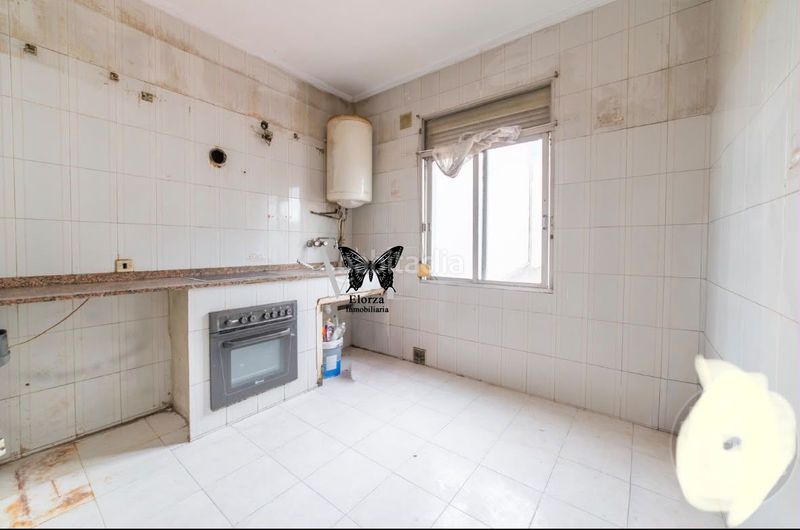 Foto d518c27c-1877-4e01-8b91-7e66e7d39893. Piso  en venta en Centro, 3 dormitorios. en Centro Avilés