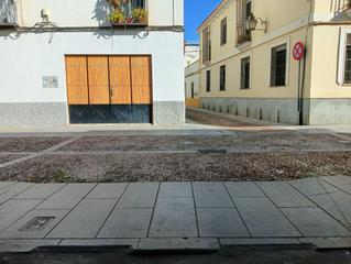 Aparcament cotxe  Calle rosalas. Buena cochera en san lorenzo