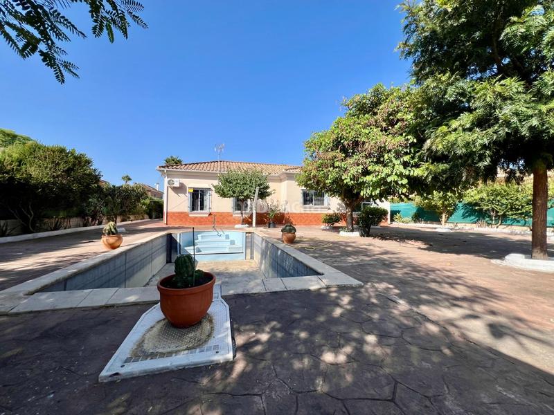 Foto a6790ceb-cccd-40f4-ac73-83092a62cd11. Casa en Carlota (La)