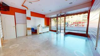 Local Comercial en Calle Río Névalo