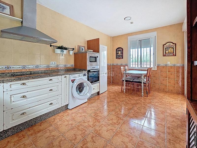 Foto 0c05a3d8-843d-4571-9415-64fa4c8398a0. Chalet avec parking dans Carlota (La)