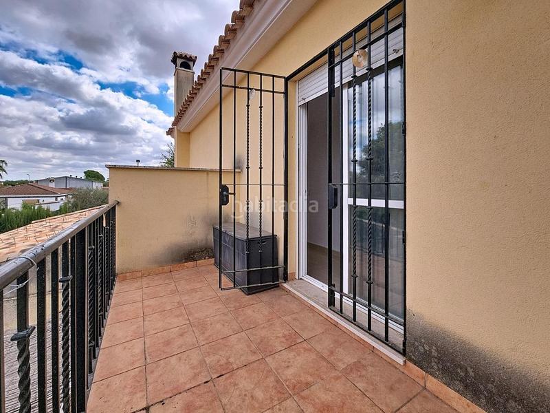 Foto 1025aeb6-d8aa-4f2c-9e4e-60695b96b2fb. Chalet avec parking dans Carlota (La)