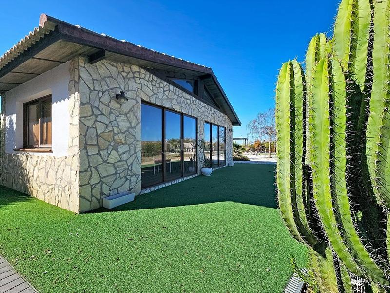 Foto 5fd74fbe-2ea6-4700-8b12-b52ed366bf43. Chalet avec parking dans Carlota (La)