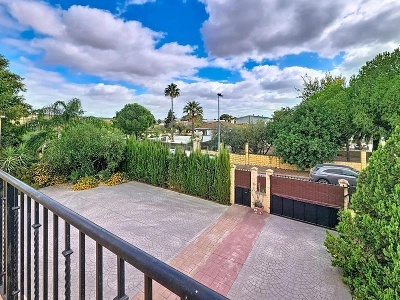 Foto 6ef3ac2d-5be7-456e-8bcd-771b0e57f555. Chalet avec parking dans Carlota (La)