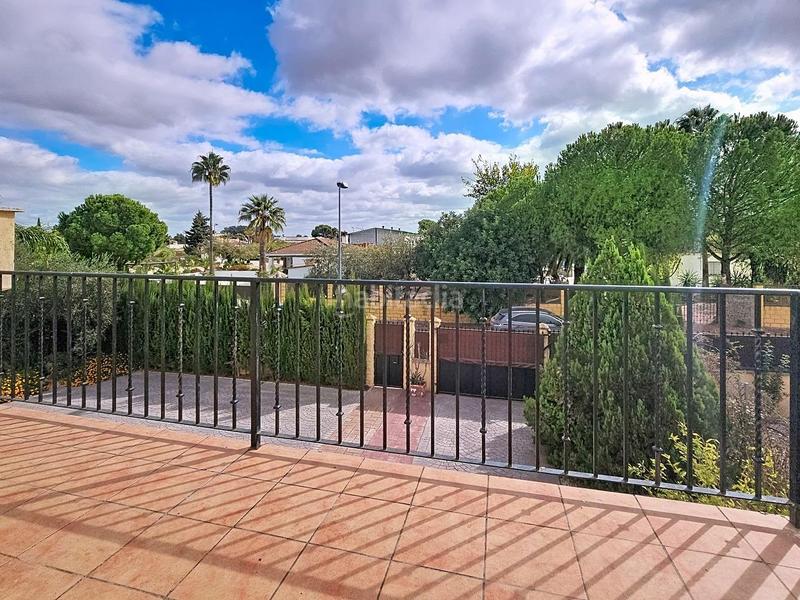 Foto ea8dc116-5281-4beb-a84f-2ae1a99c995e. Chalet avec parking dans Carlota (La)