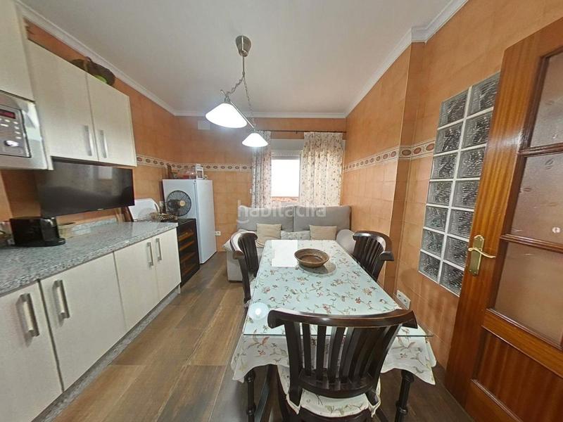 Foto e40db97f-718f-441b-87de-4ab43688a27d. Casa adossada amb calefacció aparcament a Almodóvar del Río