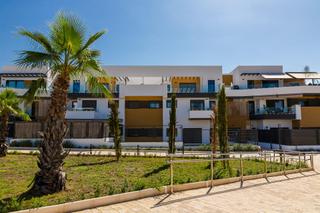 tic  Calle el manantial. tico exclusivo a estrenar con gran terraza y vistas panormicas