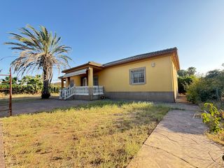 Casale  La barquera. Casa independiente con 966 m2 de parcela en nuevo higuerón córdo