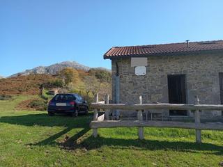 Casa  Lugar bermiego. Quirscasa