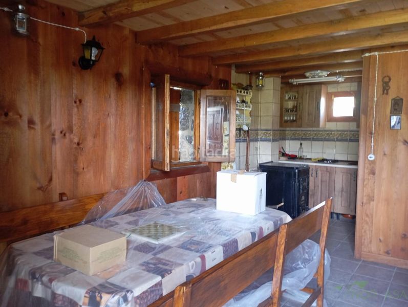 Foto b6bf2445-6173-41fb-982b-2bc0eb769ea8. Casa amb calefacció a Quirós