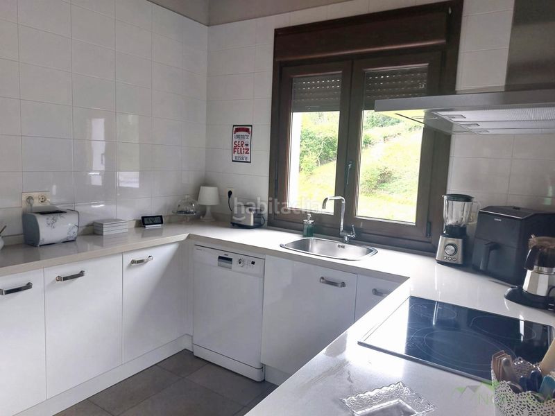 Foto 7c0e29d3-4fc4-4395-83dc-84cc99c562c6. Xalet amb calefacció aparcament a Cabranes