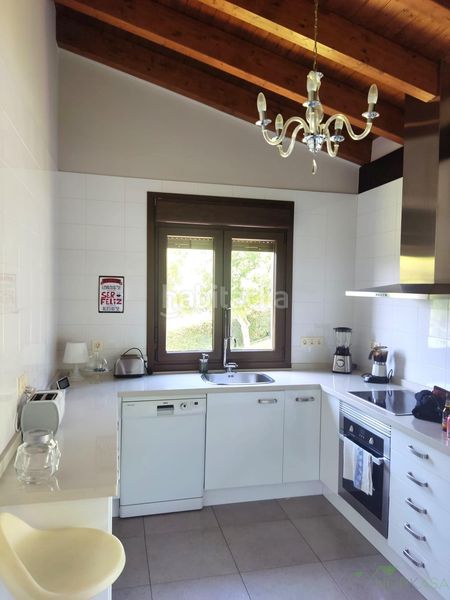 Foto 8a5b5a65-1b50-4c24-96d2-74da4c409b10. Xalet amb calefacció aparcament a Cabranes