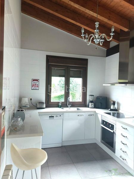 Foto ef69c912-e97e-46f5-9cec-7f254d7a0300. Xalet amb calefacció aparcament a Cabranes