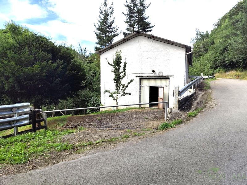 Foto d73b9899-24ca-4591-8029-6f7c9d725a34. Nave industrial nave en Quirós