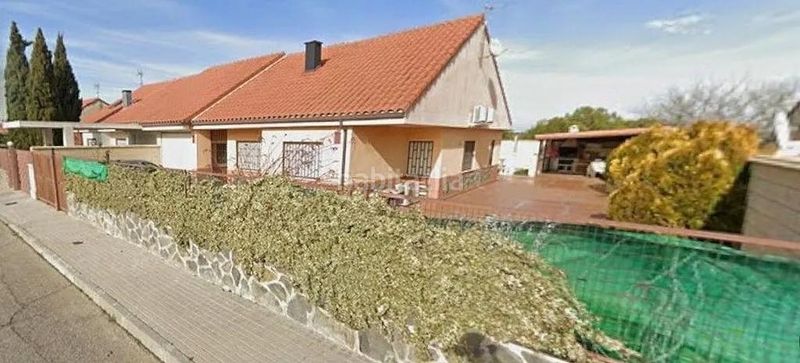 Foto 9f9f2a7c-835c-4da1-ac9c-74259973f337. Casa adossada amb aparcament a Novés