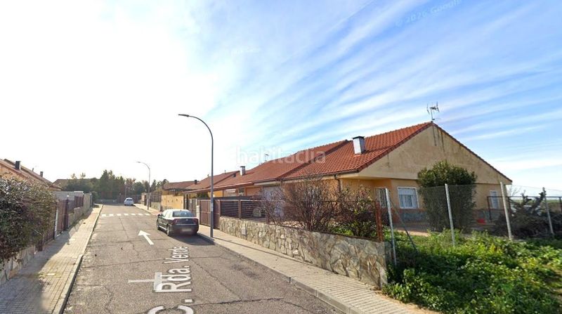 Foto d527b7a9-af0c-4452-9bc4-38703b5e4689. Casa adossada amb aparcament a Novés