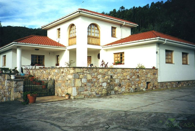 Foto 72f7e568-4204-4d42-8038-ade759f96017. Chalet  en Pravia