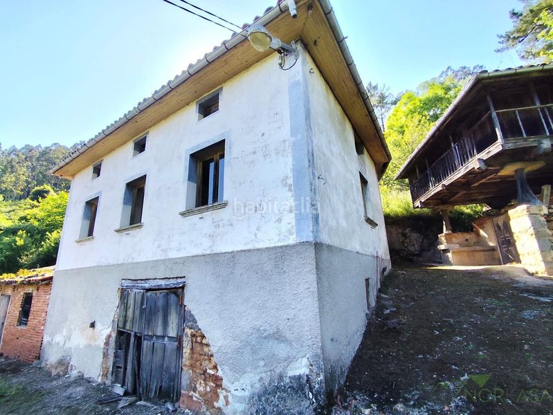 Foto d8cea9f0-4485-4464-83ff-f51b2f8d4a52. Casa a Salas