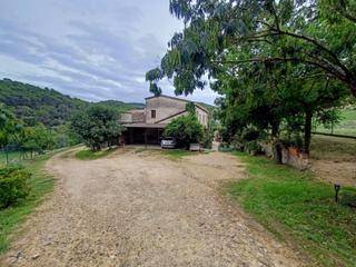 Casa a Cassà de la Selva. Espectacular propiedad formada de varias fincas situadas en llam