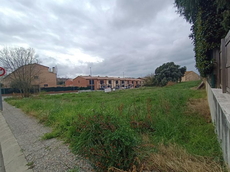 Foto c010039b-6d02-4b3c-afe2-37f3fb4a900e. Terreno residencial parcela de esquina en la zona privilegiada en Cassà de la Selva