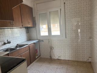 Pis a Cassà de la Selva. Oportunidad! piso de 96 m² de tres habitaciones.