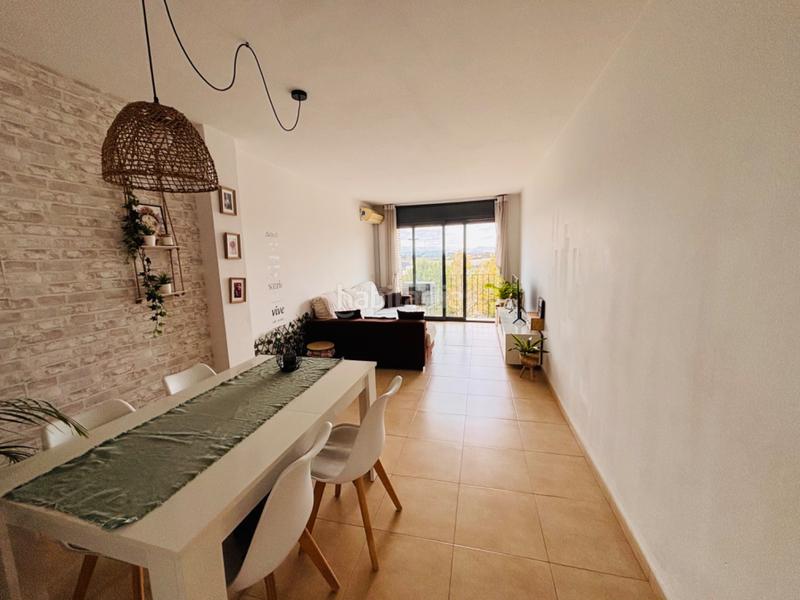 Foto d438db31-68ba-42f5-aab5-7f1124cf4afd. Pis amb calefacció aparcament a Cassà de la Selva