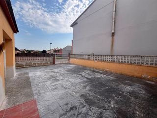 Casa a schiera  Passeig de campllong 20. Exclusiva casa adosada en campllong — zona privilegiada, tranqui