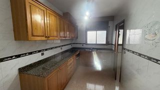 Affitto Appartamento  Avinguda països catalans. Piso de 4 habitaciones y 2 baños situado en riudellots de la sel