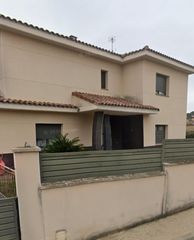 Haus in Carrer lluna 3. Producto bancario tapiado! no se puede visitar! en periodo de pu