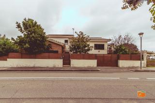 Chalet  Passeig generalitat de la. Chalet en venta en santa barbara tarragona