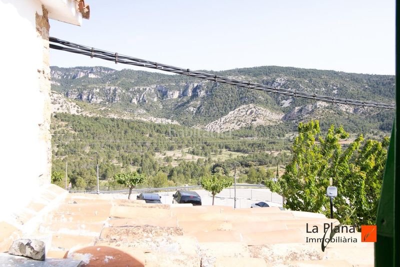 Foto e54b7cc4-282f-4d18-997e-09facf3df817. Masia a Pobla de Benifassà (la)