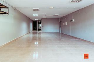 Lloguer Local Comercial  Calle aire. Local comercial en alquiler en santa barbara tarragona