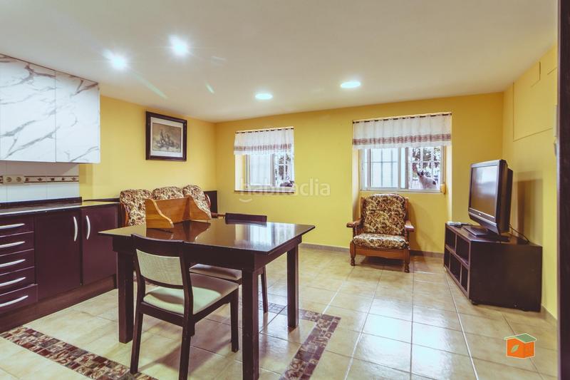 Foto cc9d83ec-766d-4377-be32-a5b1df397950. Casa aparellada amb calefacció a Casc Antic Amposta