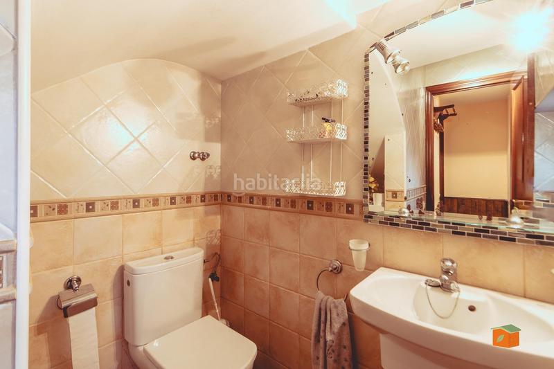 Foto f91ba106-e434-49a8-a59f-00427529b345. Casa aparellada amb calefacció a Casc Antic Amposta