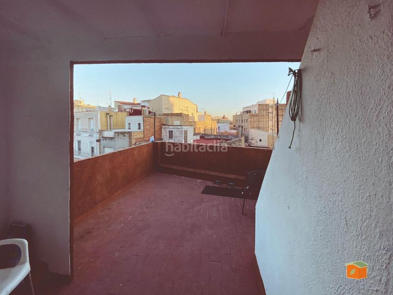 Foto 55955302-79eb-4749-9dbb-5731daddb1a6. Casa adossada a Casc Antic Amposta