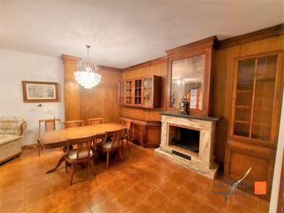 Casa  Calle mercaders. Casa con local comercial en venta en tortosa tarragona