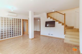 Appartamento in Santa Bàrbara. Piso duplex en planta baja en venta en santa barbara tarragona