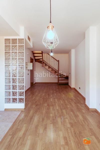 Foto b5ecf6aa-3531-4571-99a3-a680e48dbdd2. Pis a Santa Bàrbara
