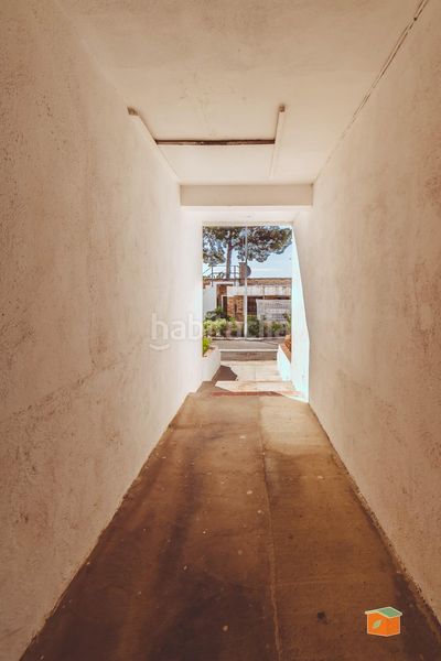 Foto da85a0fd-4b1b-4aee-b3d4-d30aa5d0346a. Casa adossada amb aparcament piscina a Alcanar