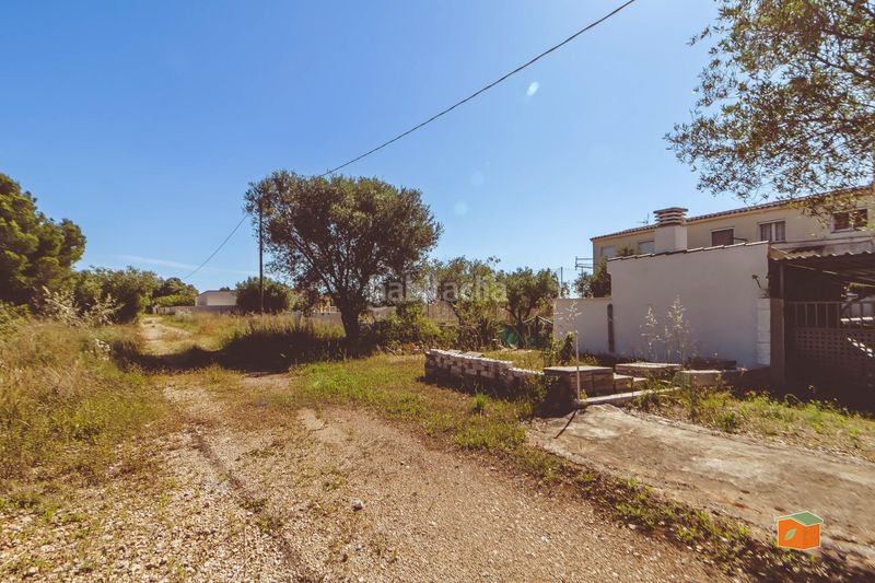 Foto dc11a3d5-8eb1-4097-bef2-b75680d98be3. Casa adossada amb aparcament piscina a Alcanar